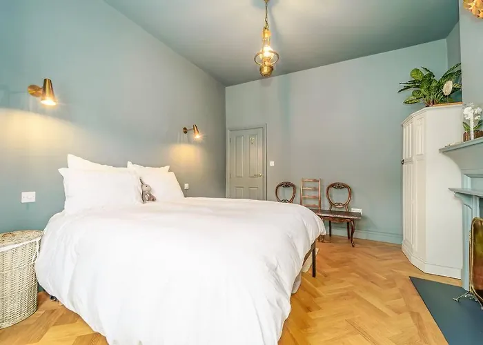 2 Bedroom Garden Flat